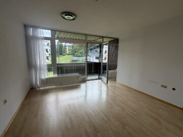 Leistbares Eigenheim – Gering sanierungsbedürfte Großgarconniere mit Loggia in Telfs, 6410 Telfs, Etagenwohnung
